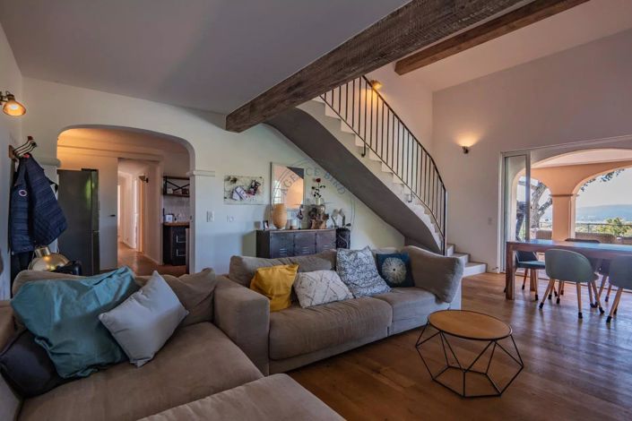 Image No.9-4 Bed House for sale