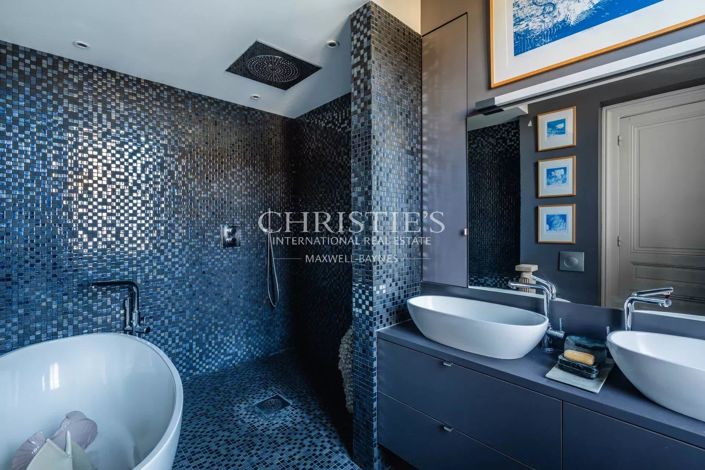 Image No.11-5 Bed House for sale