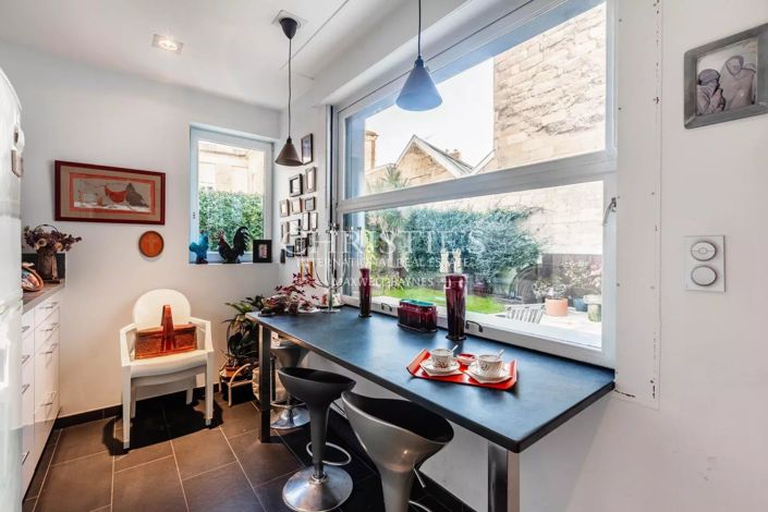 Image No.12-5 Bed House for sale