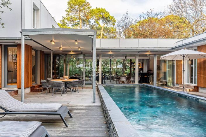 Image No.2-5 Bed House for sale