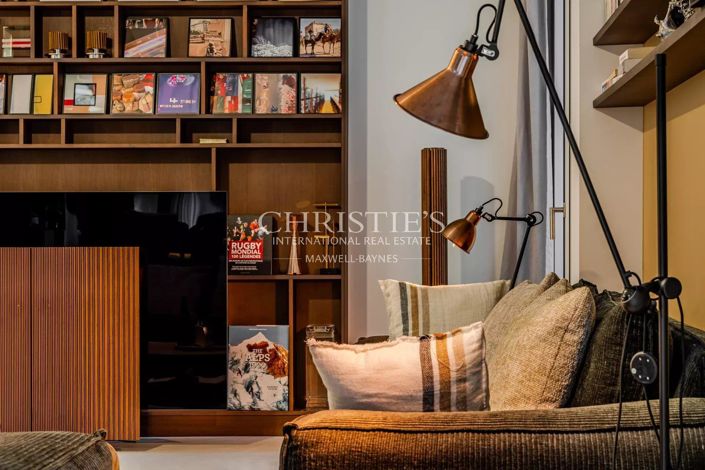 Image No.4-5 Bed House for sale