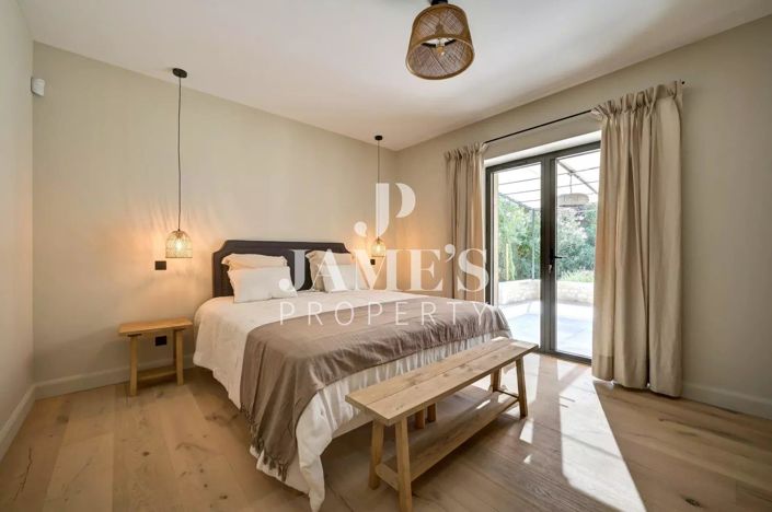 Image No.12-5 Bed House for sale