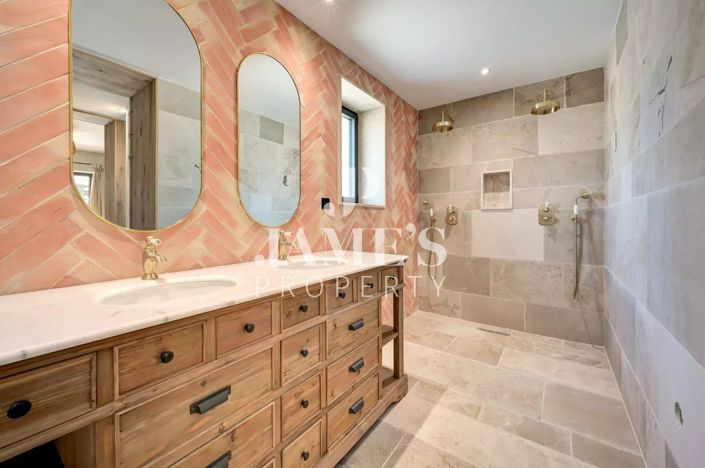 Image No.13-5 Bed House for sale