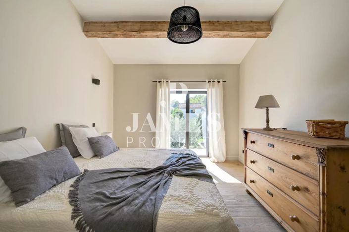 Image No.16-5 Bed House for sale