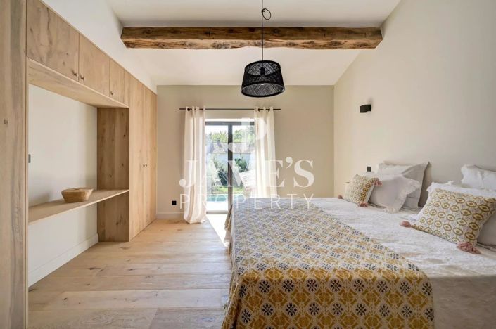 Image No.18-5 Bed House for sale