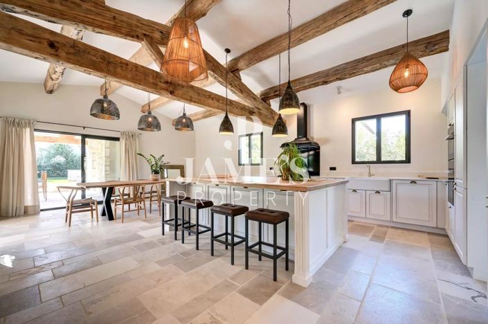 Image No.7-5 Bed House for sale