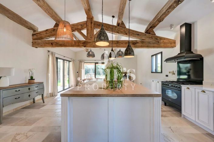 Image No.8-5 Bed House for sale