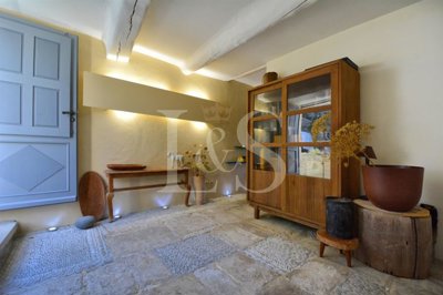 1 - Crillon-le-Brave, House