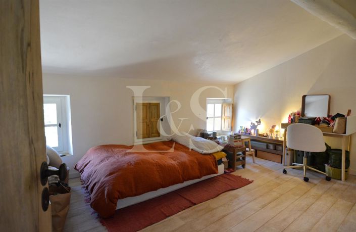 Image No.17-3 Bed House for sale