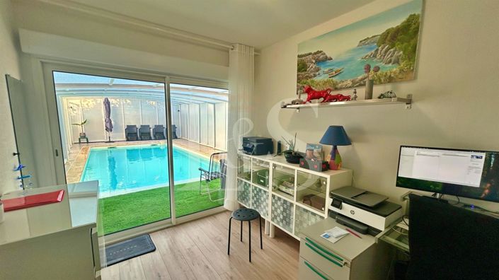 Image No.4-2 Bed House for sale