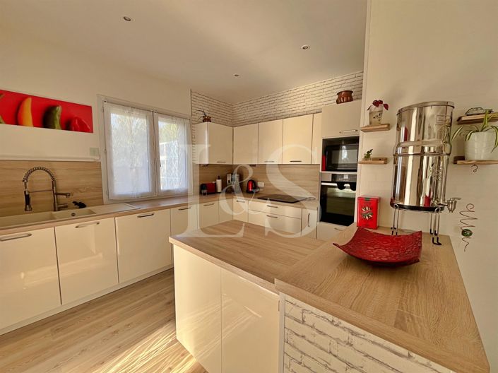 Image No.6-2 Bed House for sale