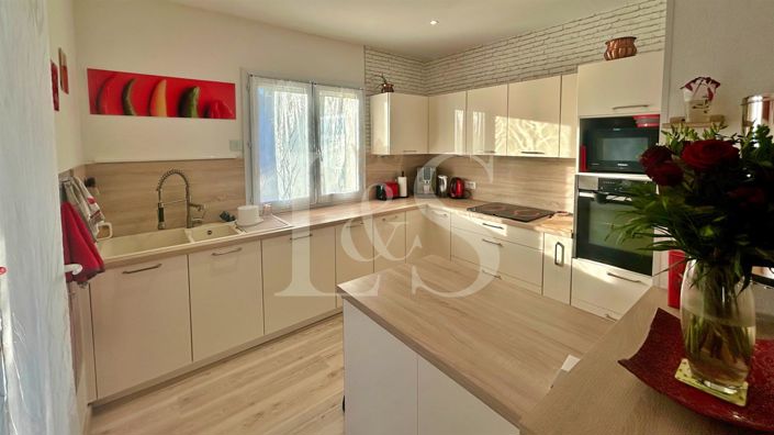 Image No.7-2 Bed House for sale