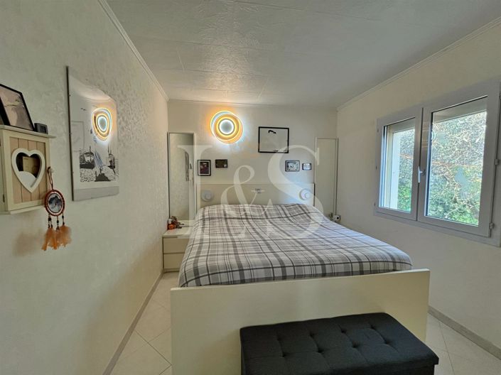 Image No.7-2 Bed House for sale