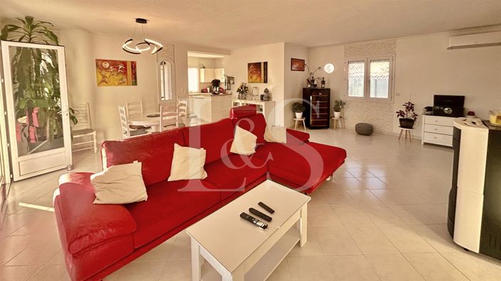 Image No.9-2 Bed House for sale