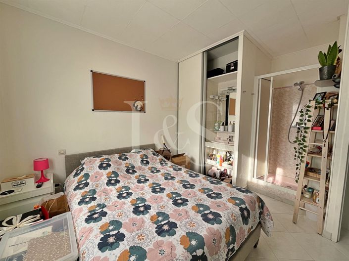 Image No.9-2 Bed House for sale