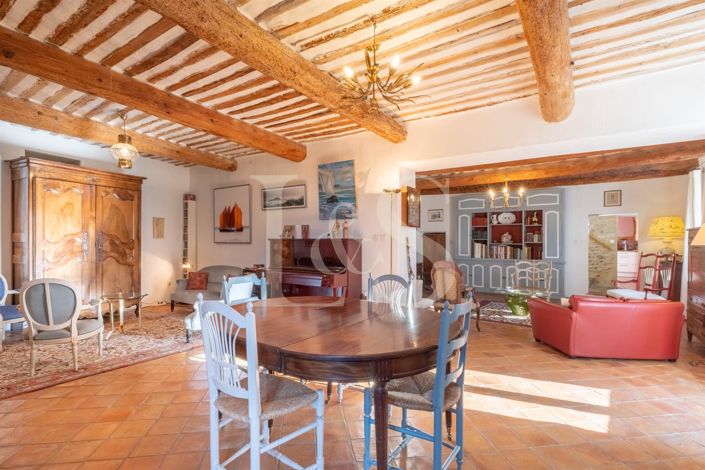 Image No.4-7 Bed House for sale