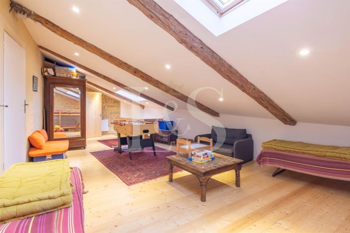 Image No.9-7 Bed House for sale