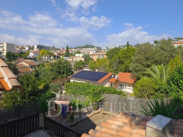 Image No.11-3 Bed House for sale