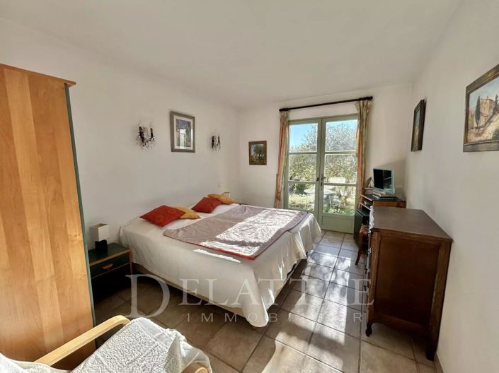 Image No.10-4 Bed House for sale