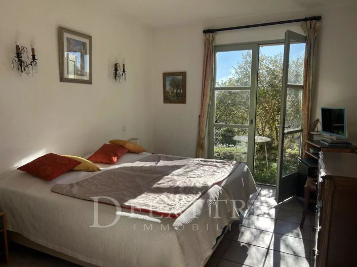 Image No.9-4 Bed House for sale