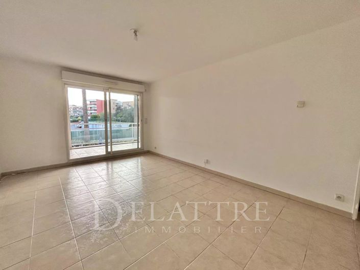 Image No.2-Appartement de 2 chambres à vendre à Antibes