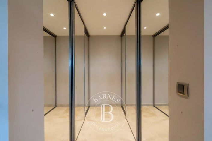 Image No.10-5 Bed House for sale