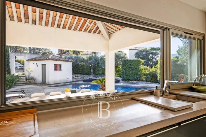 Image No.5-5 Bed House for sale