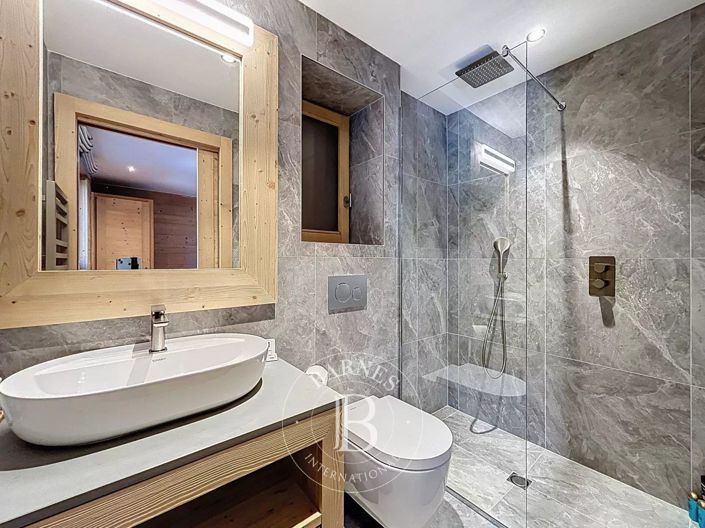 Image No.35-5 Bed House for sale