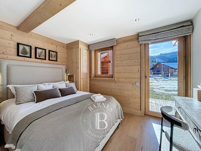 Image No.36-5 Bed House for sale