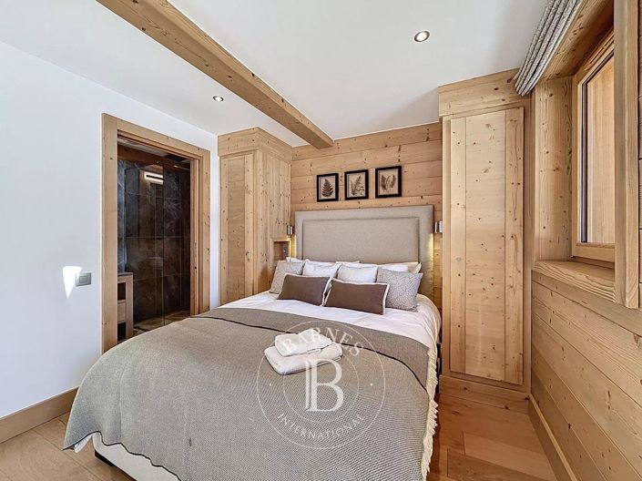 Image No.38-5 Bed House for sale