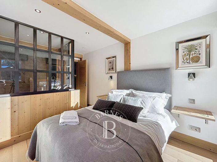 Image No.42-5 Bed House for sale