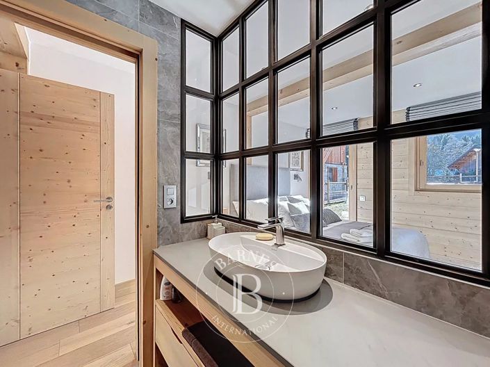 Image No.44-5 Bed House for sale