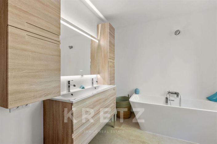 Image No.15-5 Bed House for sale