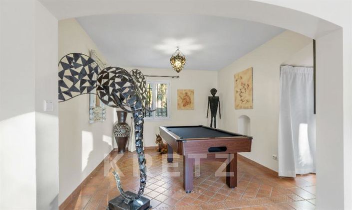 Image No.7-5 Bed House for sale