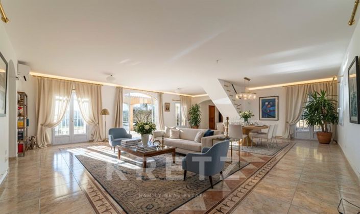 Image No.7-6 Bed House for sale