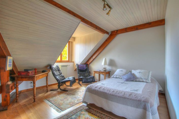 Image No.10-5 Bed House for sale