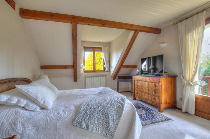 Image No.11-5 Bed House for sale