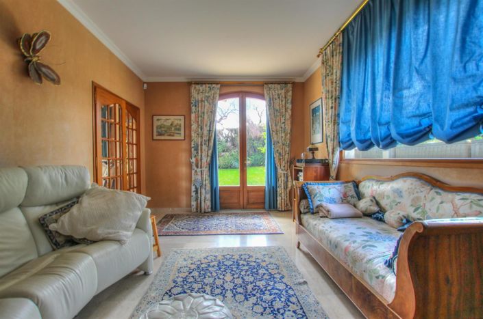 Image No.4-5 Bed House for sale