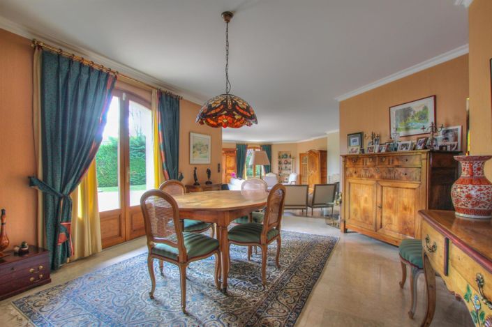 Image No.5-5 Bed House for sale