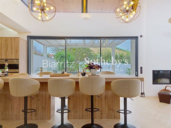 Image No.11-4 Bed House for sale