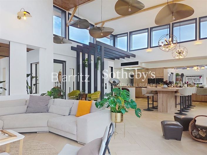 Image No.3-4 Bed House for sale