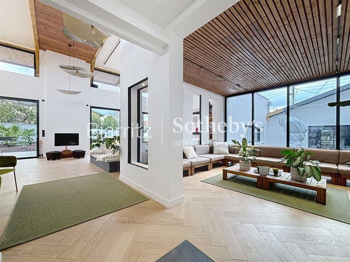 Image No.5-4 Bed House for sale