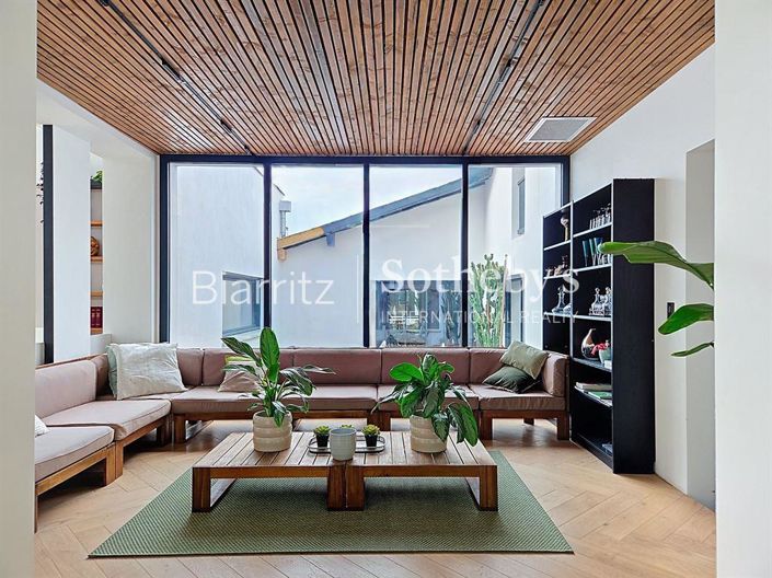 Image No.9-4 Bed House for sale