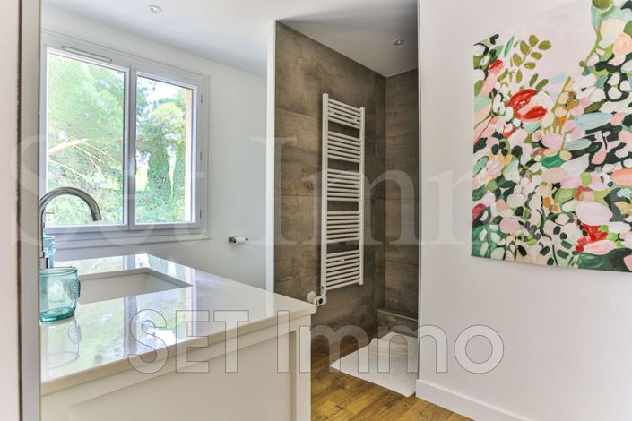 Image No.15-5 Bed House for sale