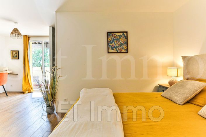 Image No.16-5 Bed House for sale