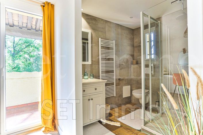 Image No.17-5 Bed House for sale