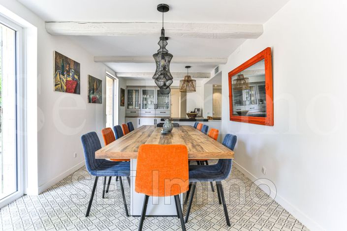 Image No.8-5 Bed House for sale