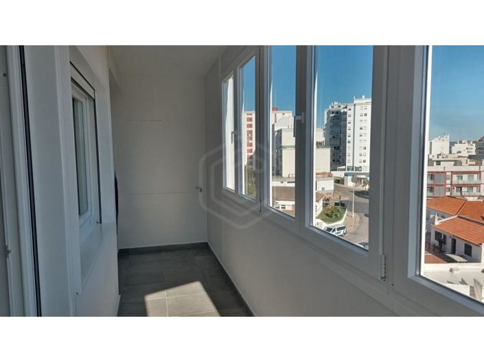 Image No.17-3 Bed Apartment for sale