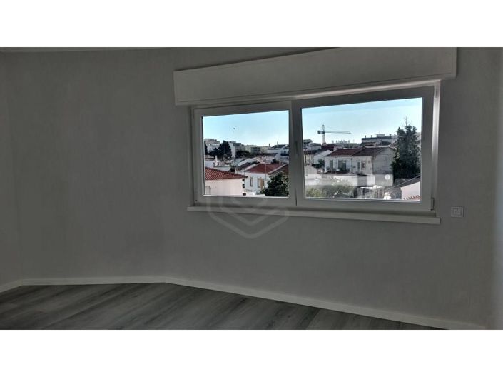 Image No.8-3 Bed Apartment for sale