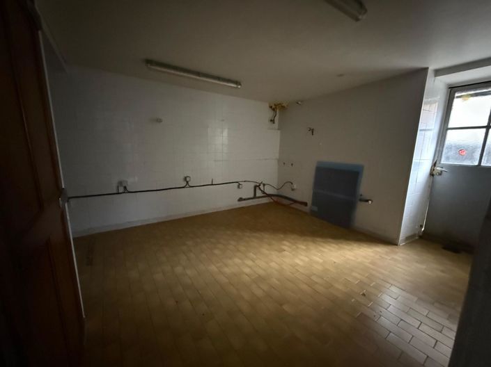 Image No.3-5 Bed House for sale